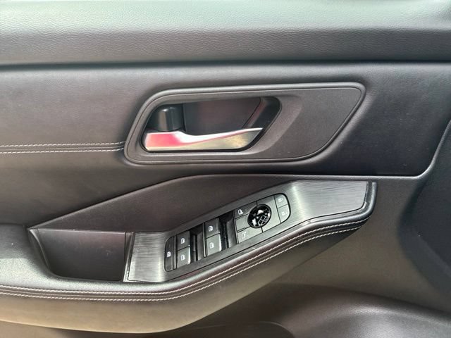 Used 2024 Nissan Rogue SV w/ SV Premium Package FWD image 20