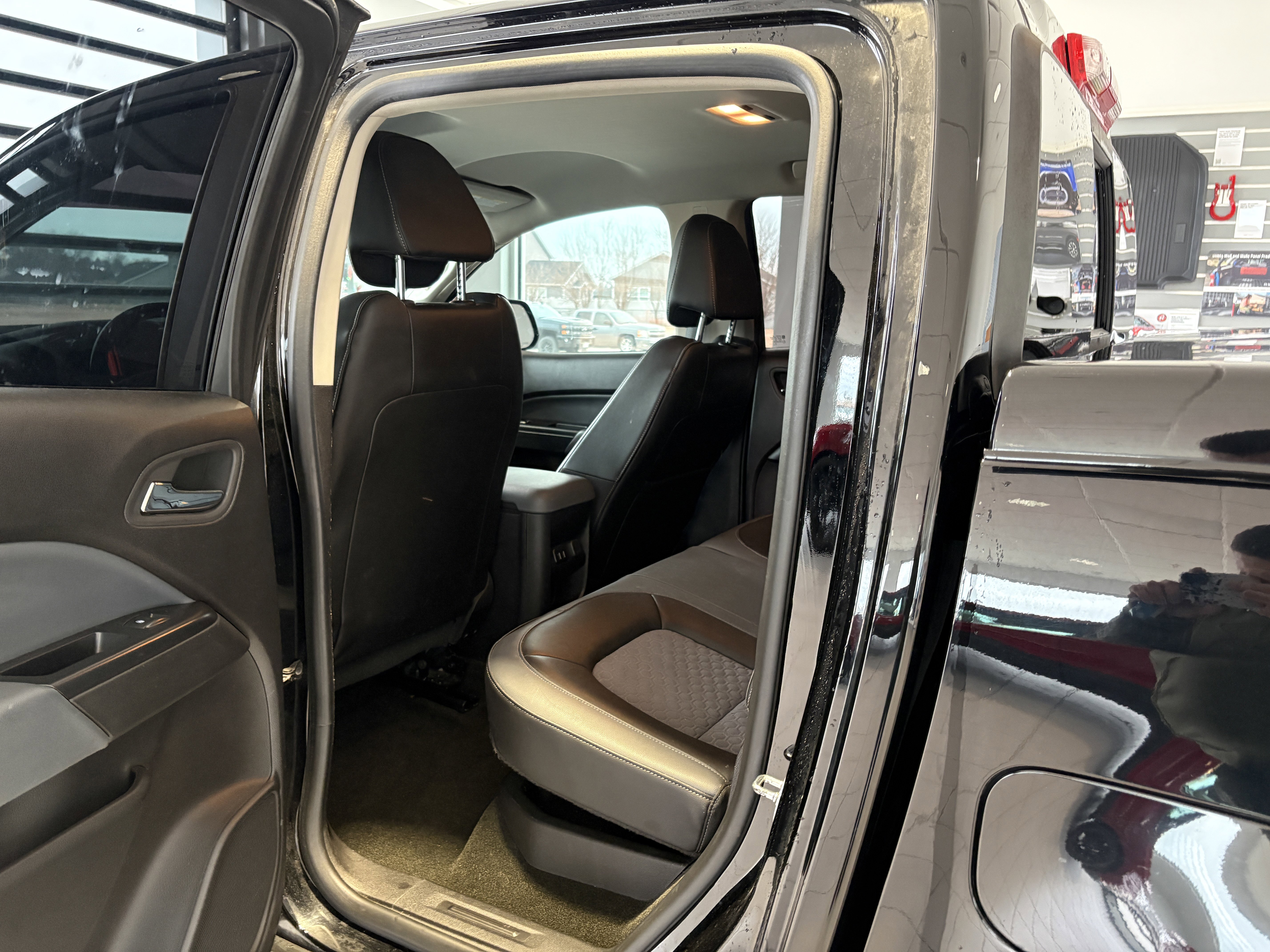 Used 2016 Chevrolet Colorado Z71 w/ Z71 Midnight Edition image 20