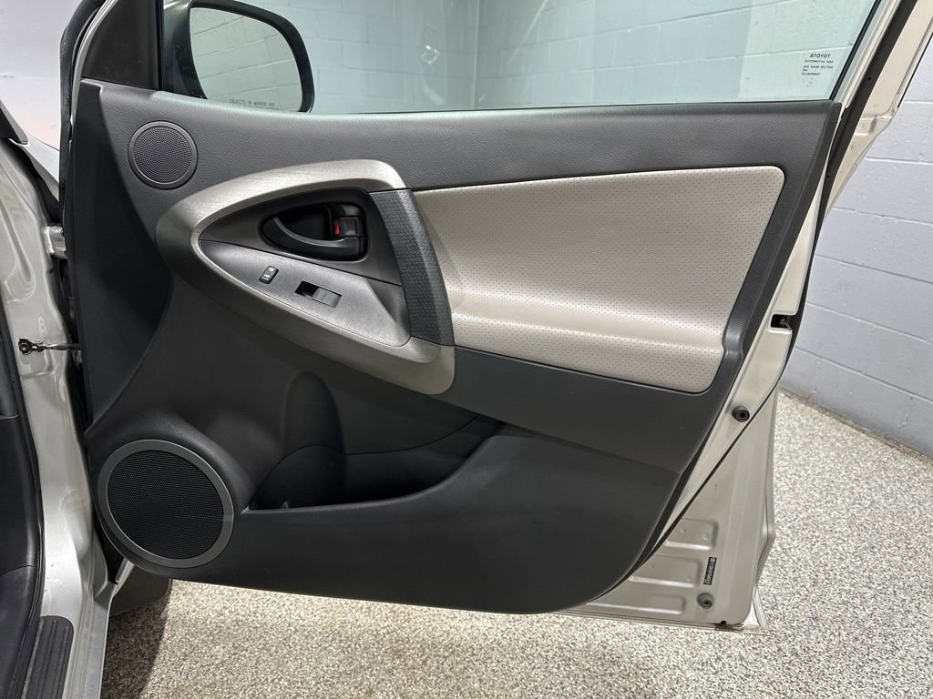 Used 2012 Toyota RAV4 Limited image 19