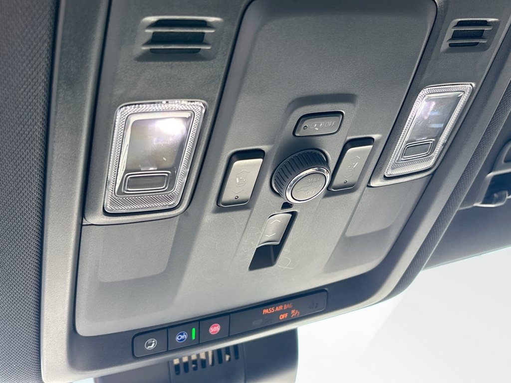 Used 2025 Chevrolet Tahoe High Country AWD/4WD image 41