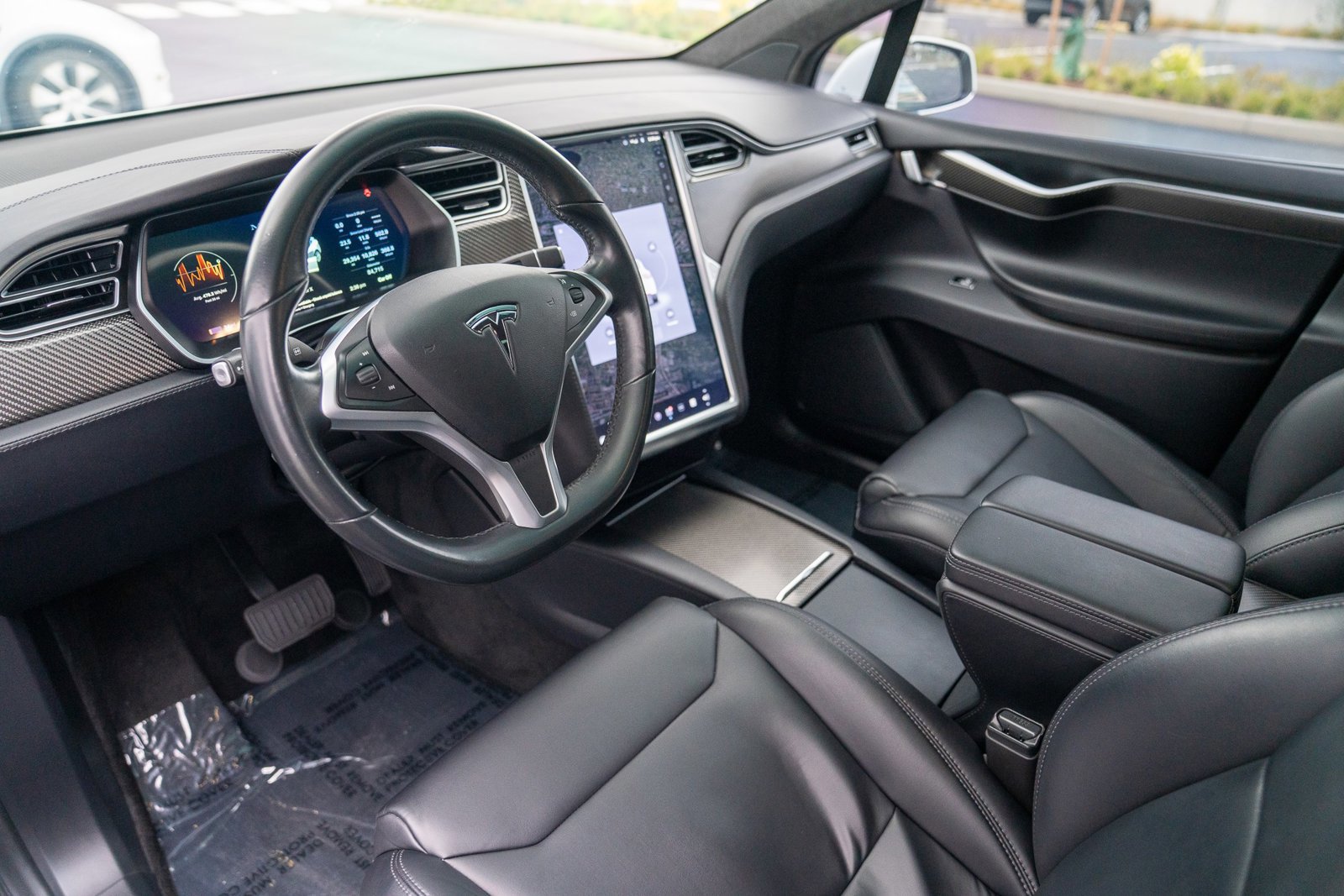 Used 2017 Tesla Model X 75D image 4