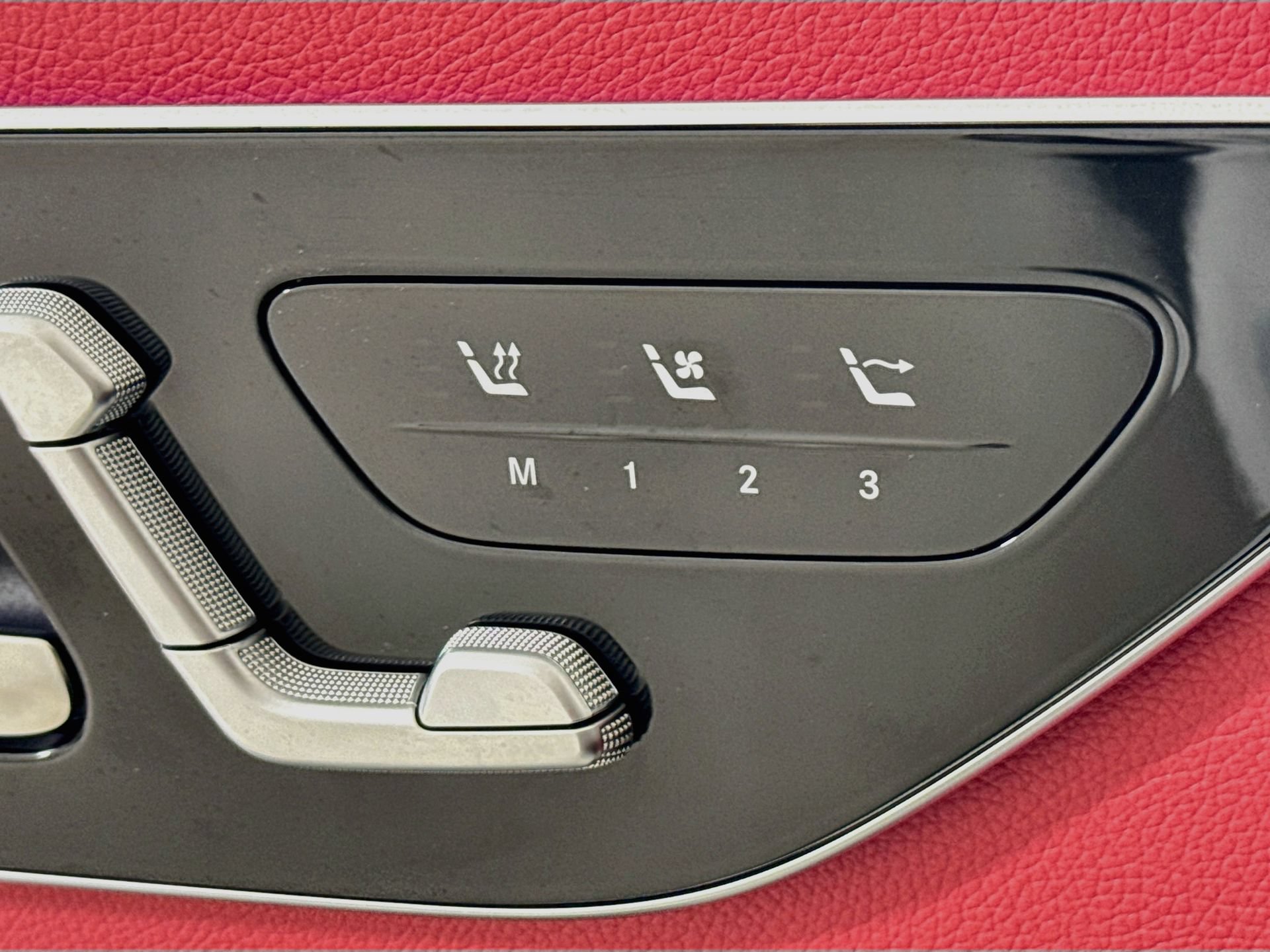 Certified 2024 Mercedes-Benz CLE 450 4MATIC Cabriolet image 22