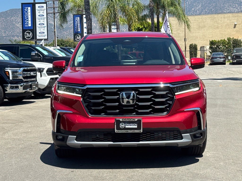 Used 2025 Honda Pilot EX-L image 3