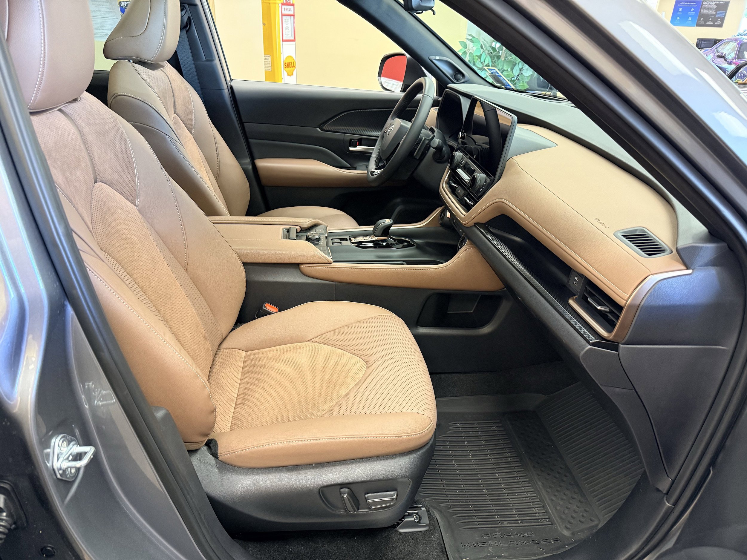 Used 2026 Toyota Grand Highlander AWD Hybrid image 9