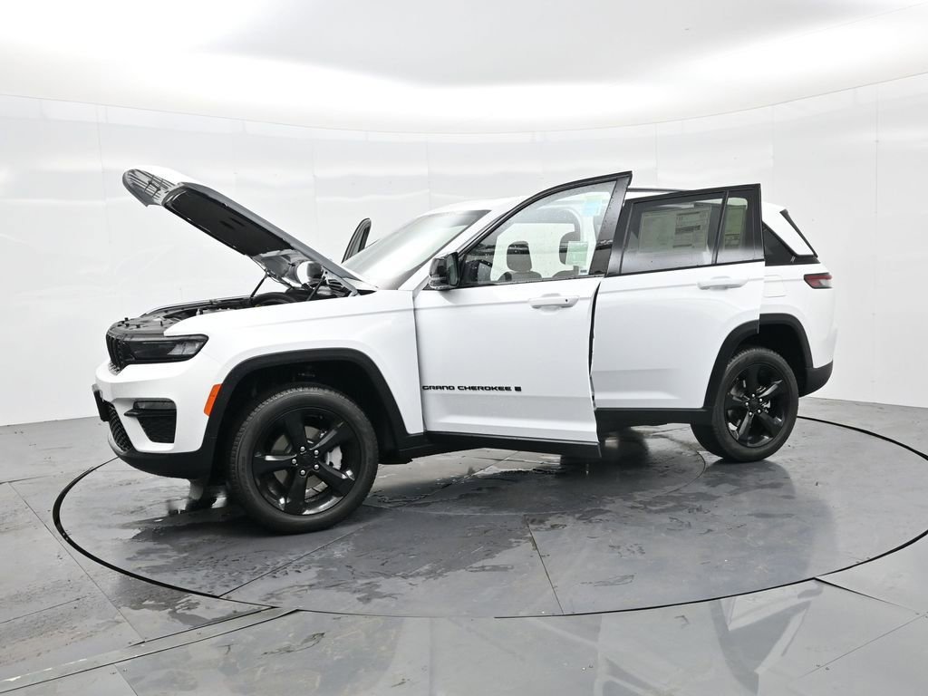 New 2025 Jeep Grand Cherokee Limited w/ Black Appearance Package image 37