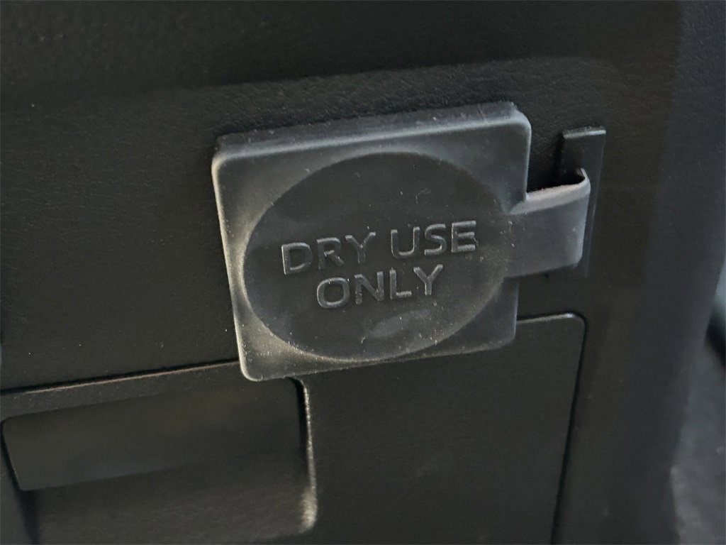 Used 2025 Toyota Sienna Platinum image 20