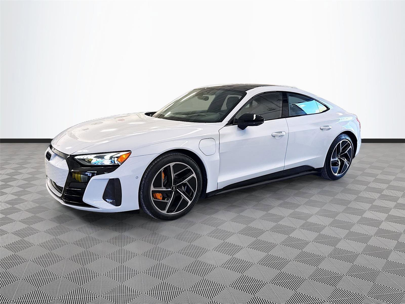Used 2023 Audi RS e-tron GT w/ Carbon Performance Package AWD/4WD image 3
