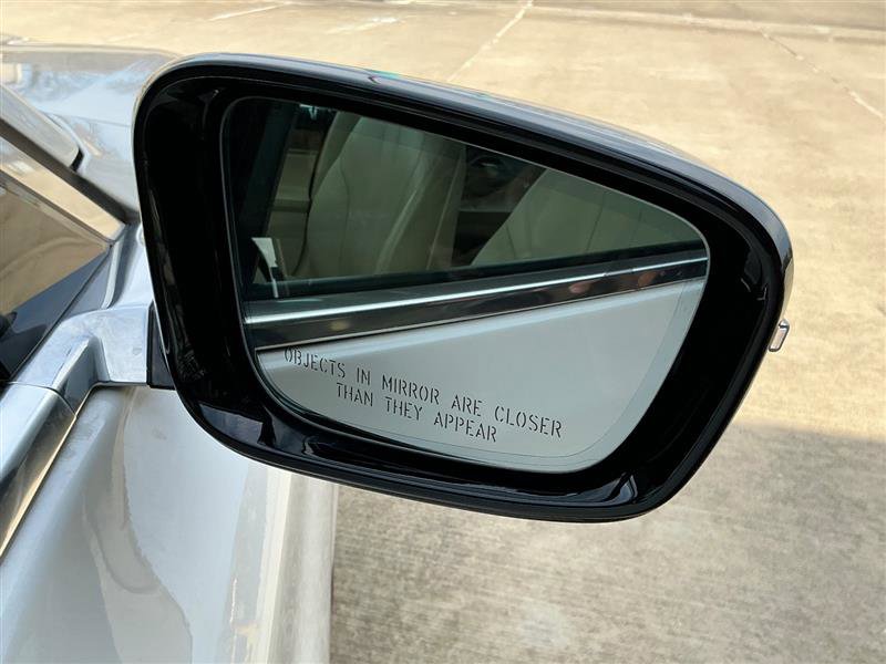 Used 2017 BMW 740i xDrive image 17