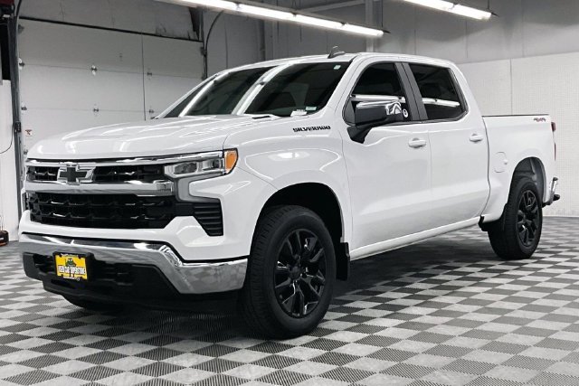 Used 2025 Chevrolet Silverado 1500 LT AWD/4WD image 13