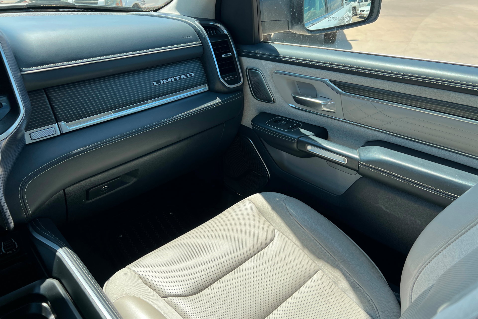 Used 2022 RAM 1500 Limited AWD/4WD image 10