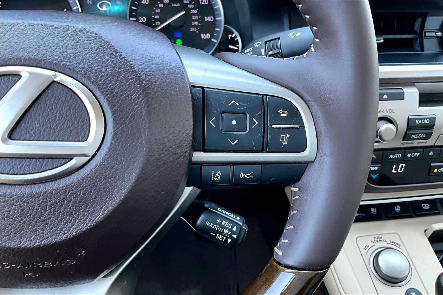Used 2017 Lexus ES 350 w/ Luxury Package FWD image 23