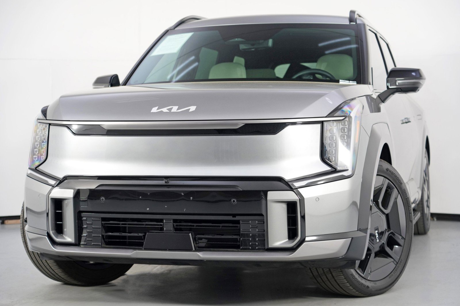 Used 2024 Kia EV9 GT-Line image 3