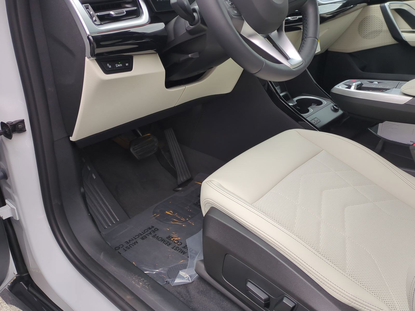Certified 2026 BMW X1 xDrive28i w/ Convenience Package AWD/4WD image 17