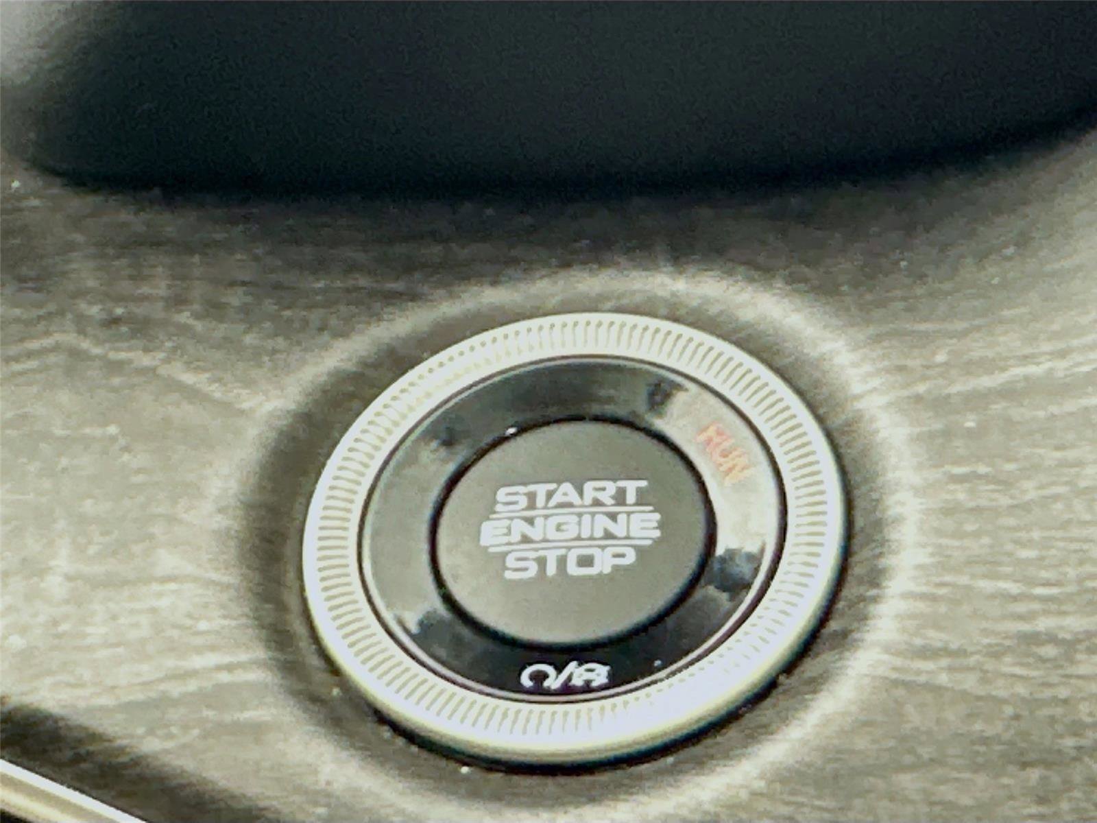 Used 2021 Jeep Grand Cherokee L Limited image 16