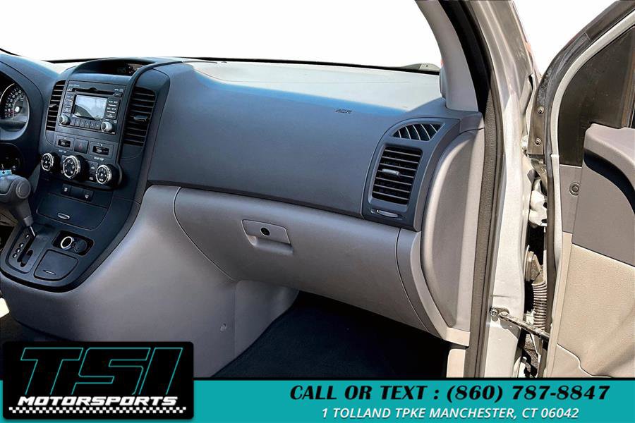 Used 2014 Kia Sedona LX image 17