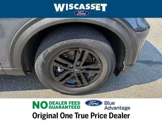 Certified 2022 Ford Explorer XLT w/ Equipment Group 202A image 30