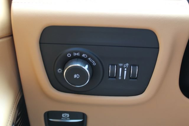 Used 2023 Jeep Grand Cherokee L Summit AWD/4WD image 17
