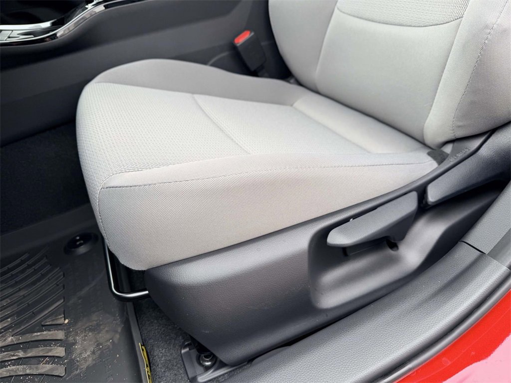 Used 2026 Toyota Prius LE image 19