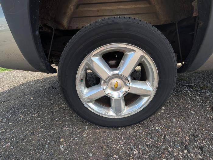 Used 2001 Chevrolet Silverado 1500 LT w/ Firm Ride Suspension Pkg AWD/4WD image 16