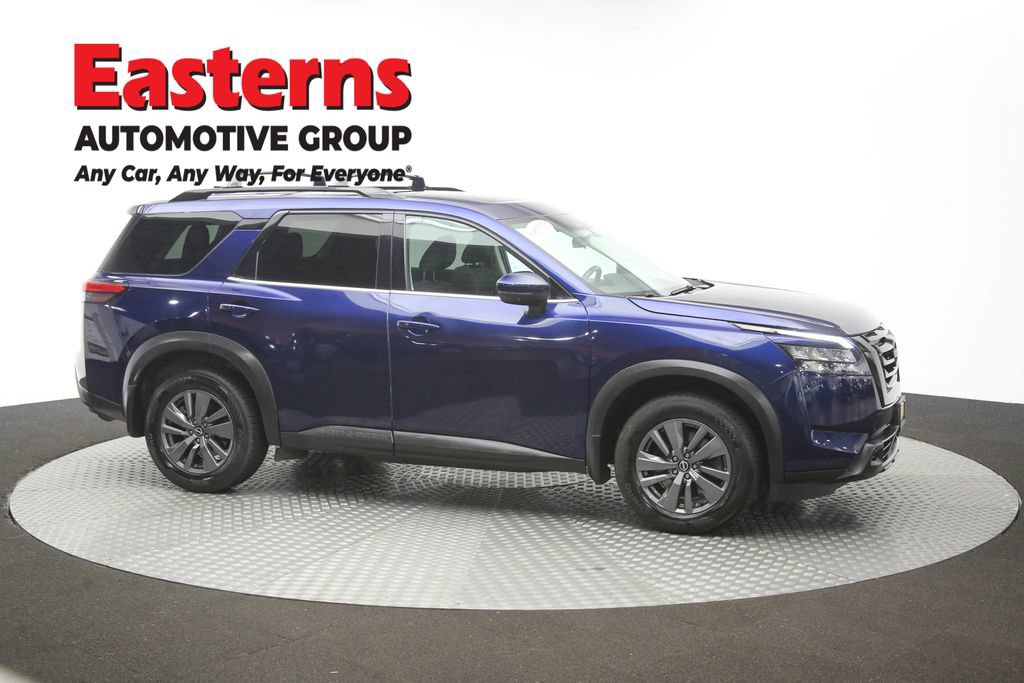 Used 2023 Nissan Pathfinder SV w/ SV Premium Package AWD/4WD image 48