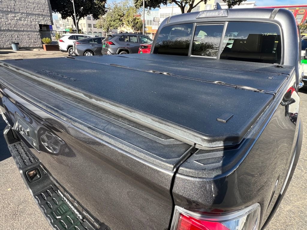 Used 2016 Toyota Tacoma Limited image 42