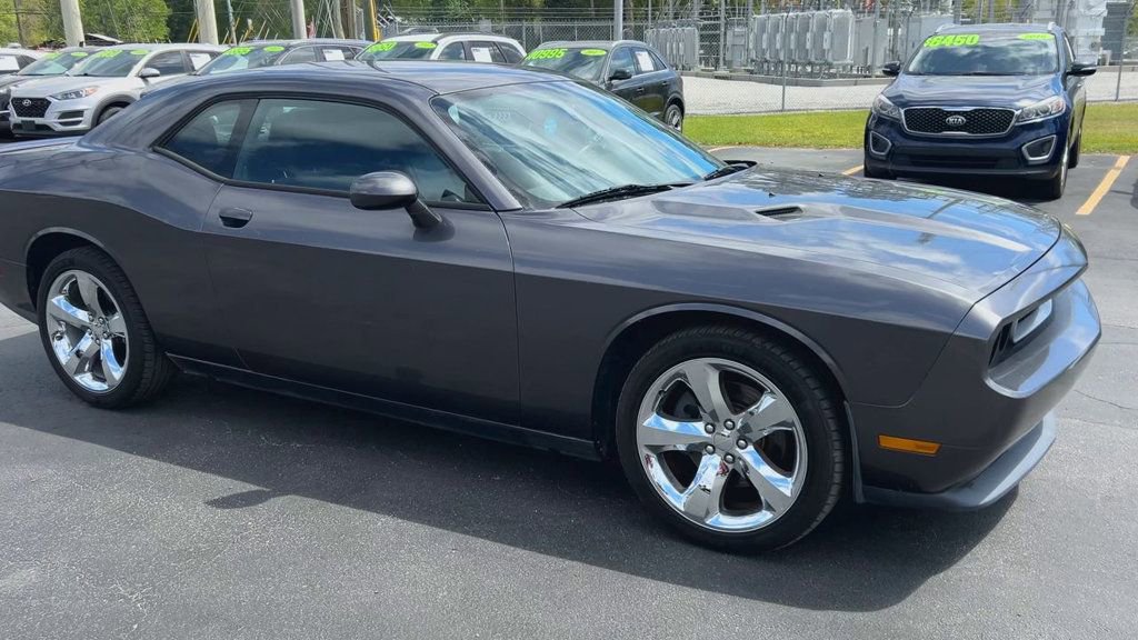 Used 2014 Dodge Challenger SXT Plus RWD image 2