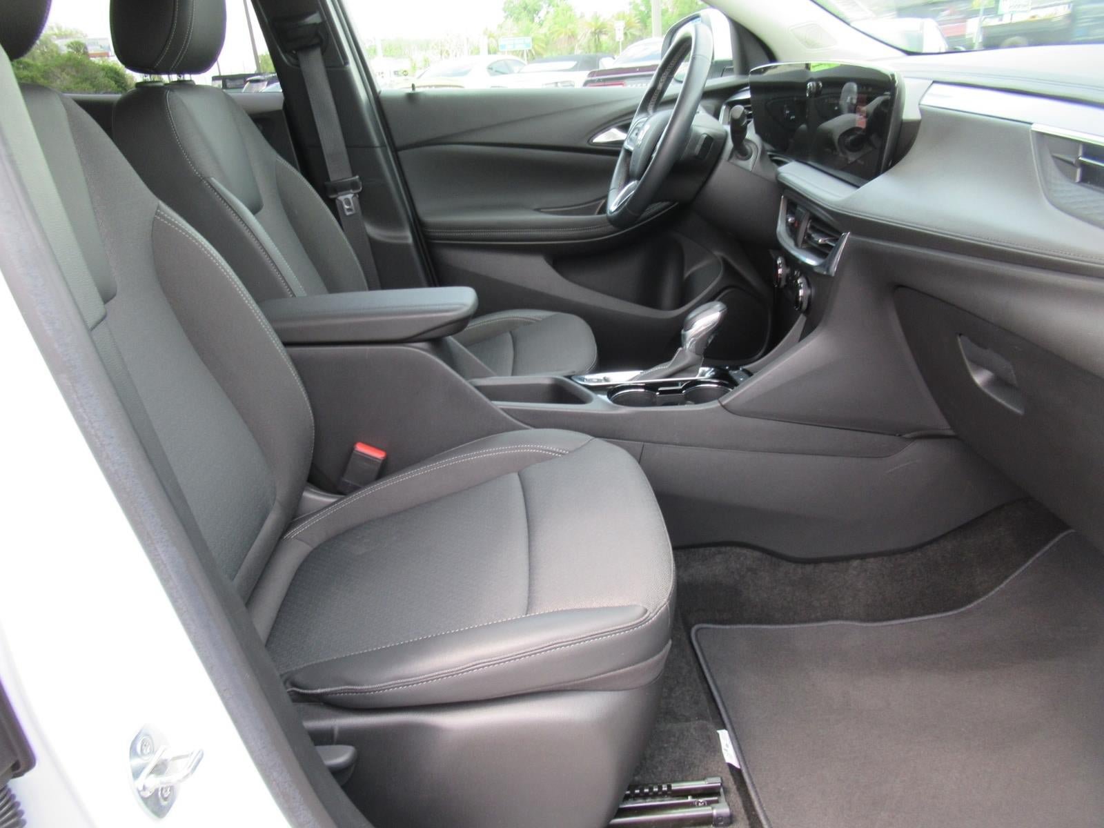 Used 2024 Buick Encore GX Preferred FWD image 10