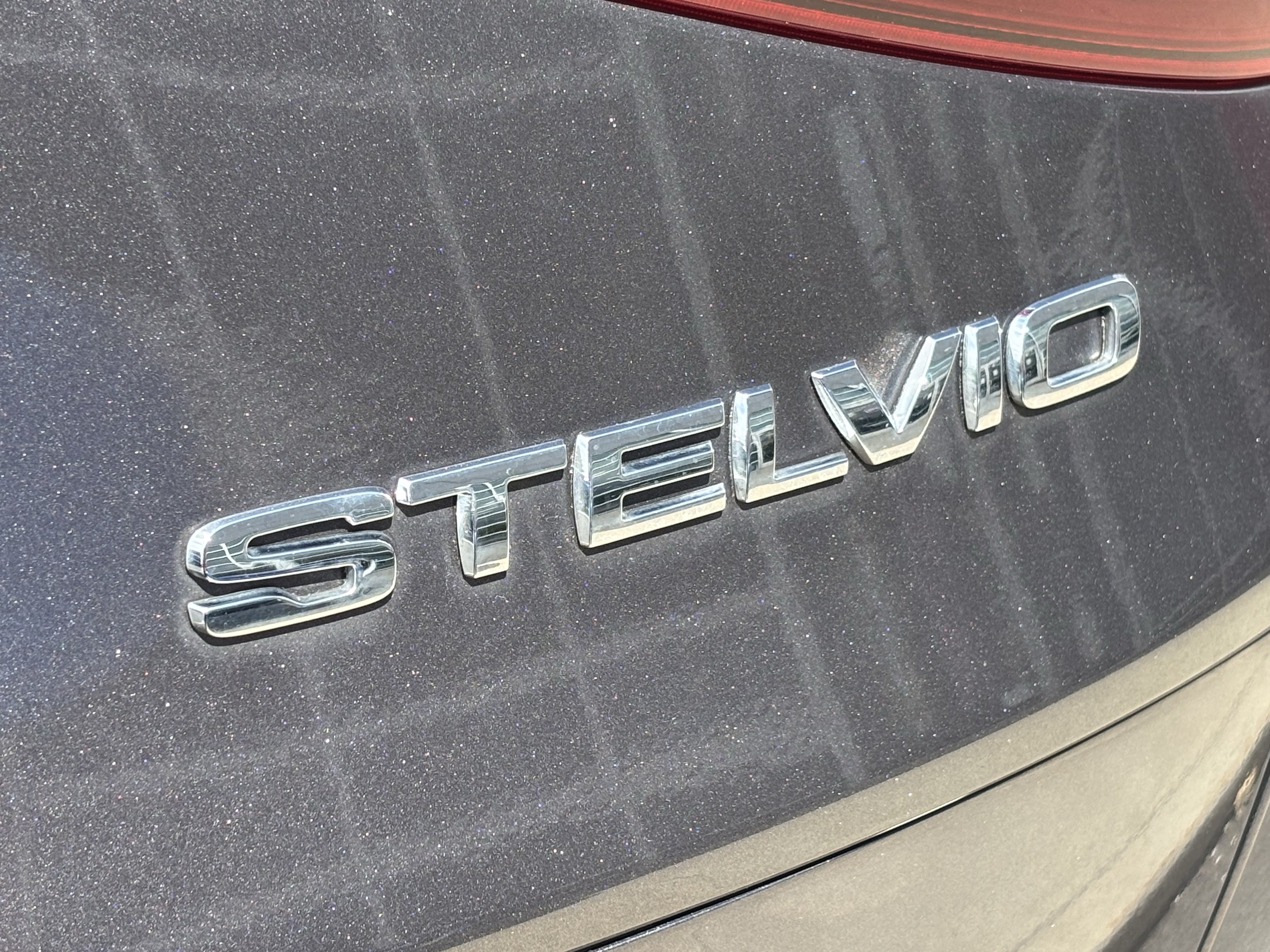 Certified 2023 Alfa Romeo Stelvio Veloce AWD/4WD image 13