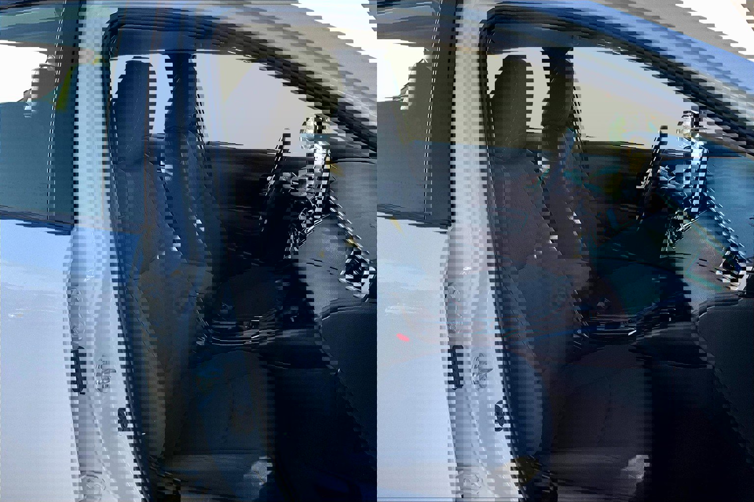 Used 2021 Toyota Corolla LE w/ Carpet Mat Package (TMS) image 7