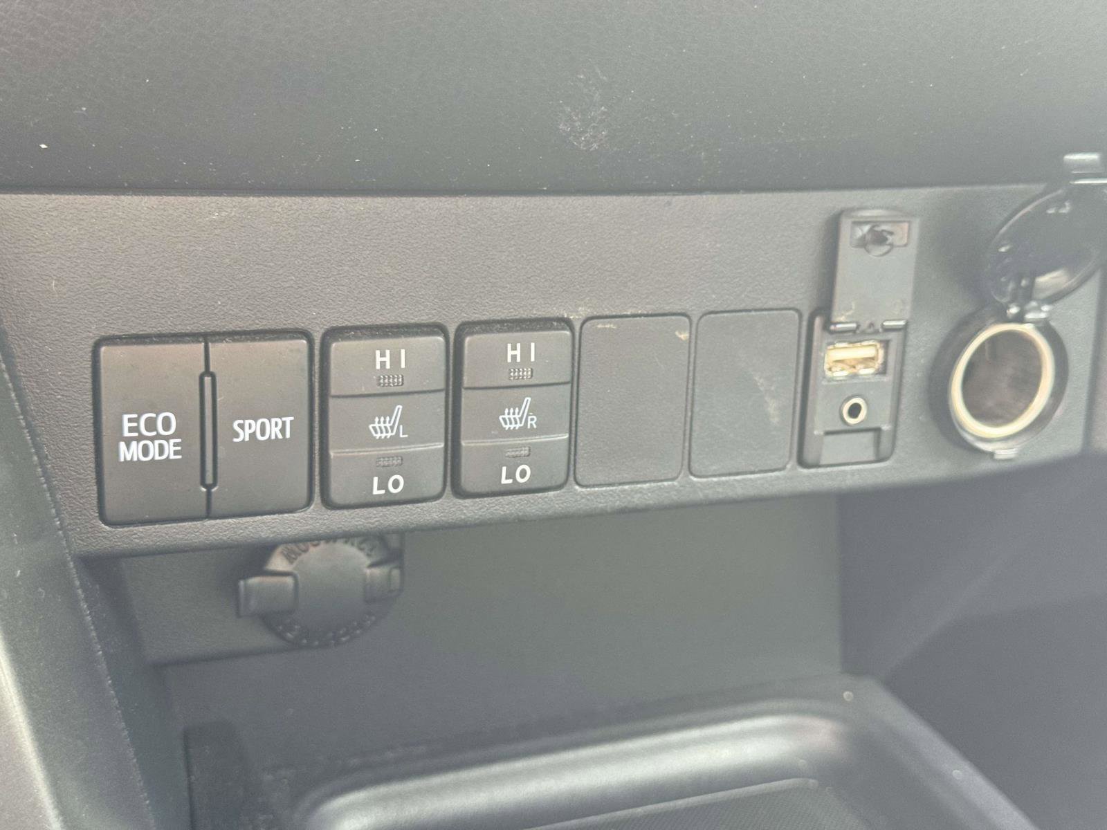 Used 2018 Toyota RAV4 SE w/ Power Extra Value Package AWD/4WD image 23