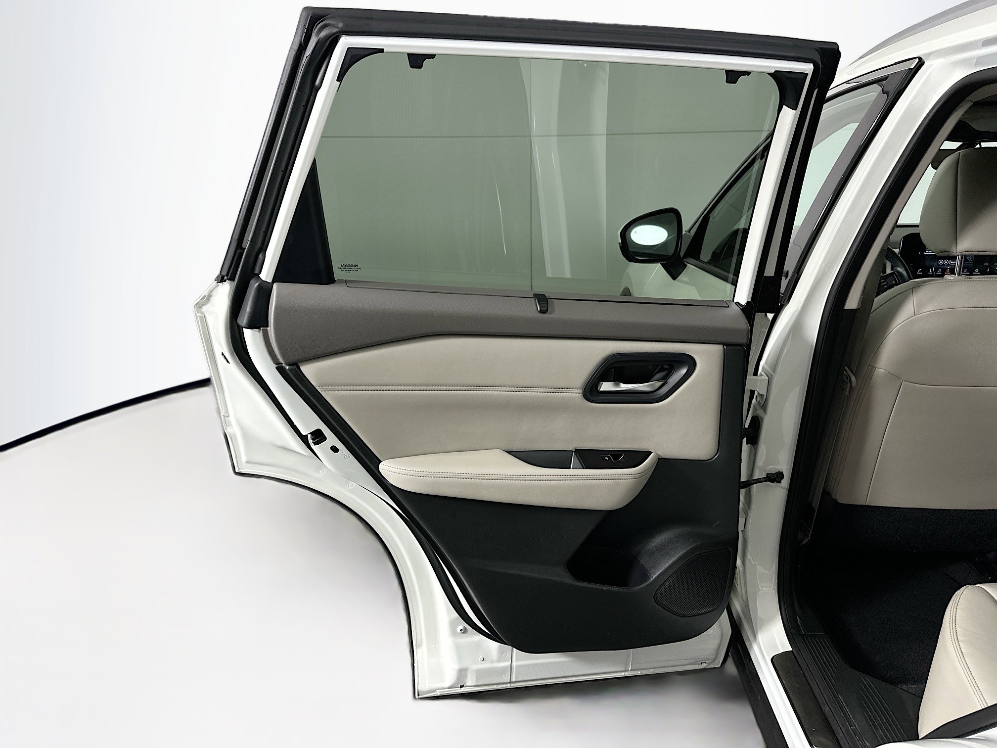 Used 2023 Nissan Rogue SL w/ SL Premium Package image 25