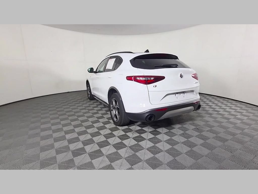 Used 2023 Alfa Romeo Stelvio Ti AWD/4WD image 44