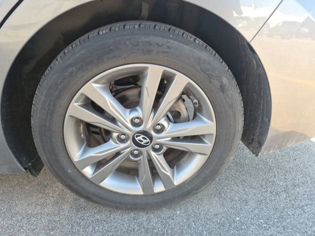 Used 2018 Hyundai Elantra SEL FWD image 9