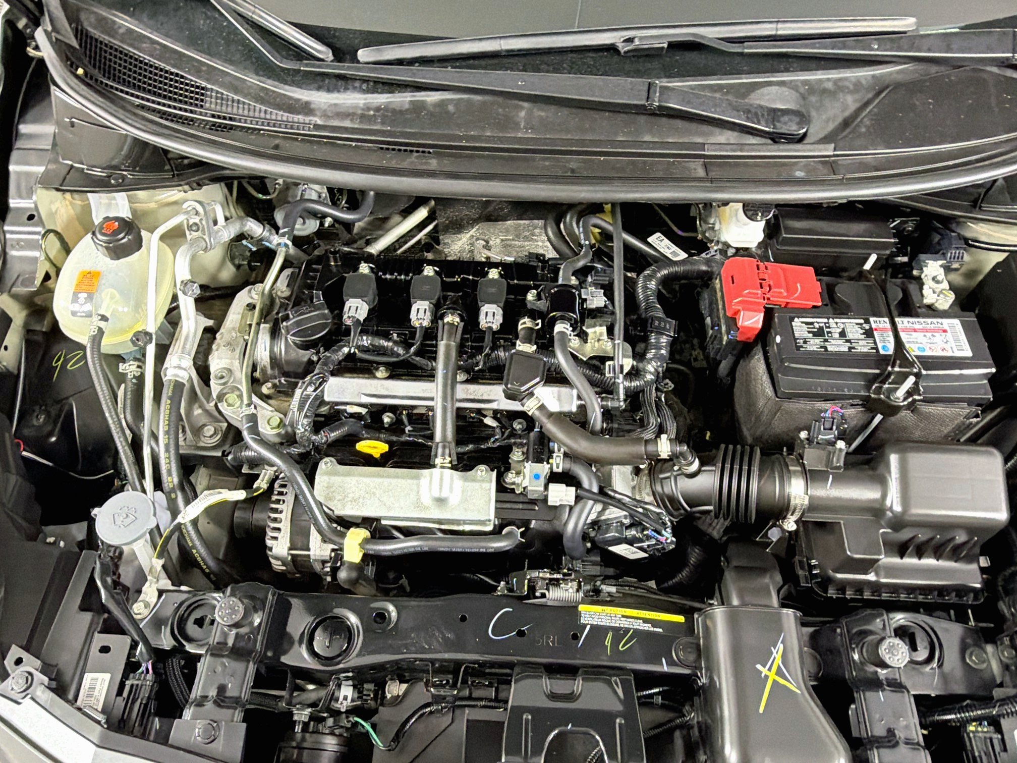 Used 2024 Nissan Versa SR FWD image 30