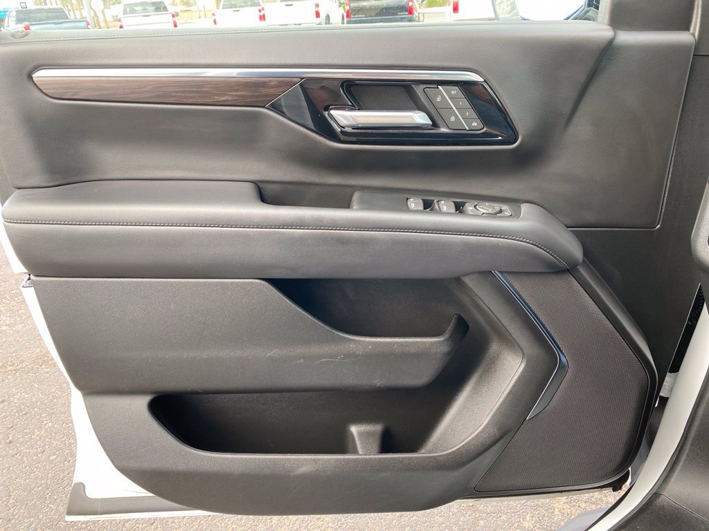Used 2025 Chevrolet Tahoe LT RWD image 38