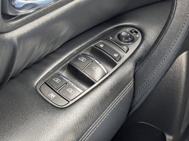 Used 2024 Nissan Armada SL w/ Captain's Chairs Package AWD/4WD image 18
