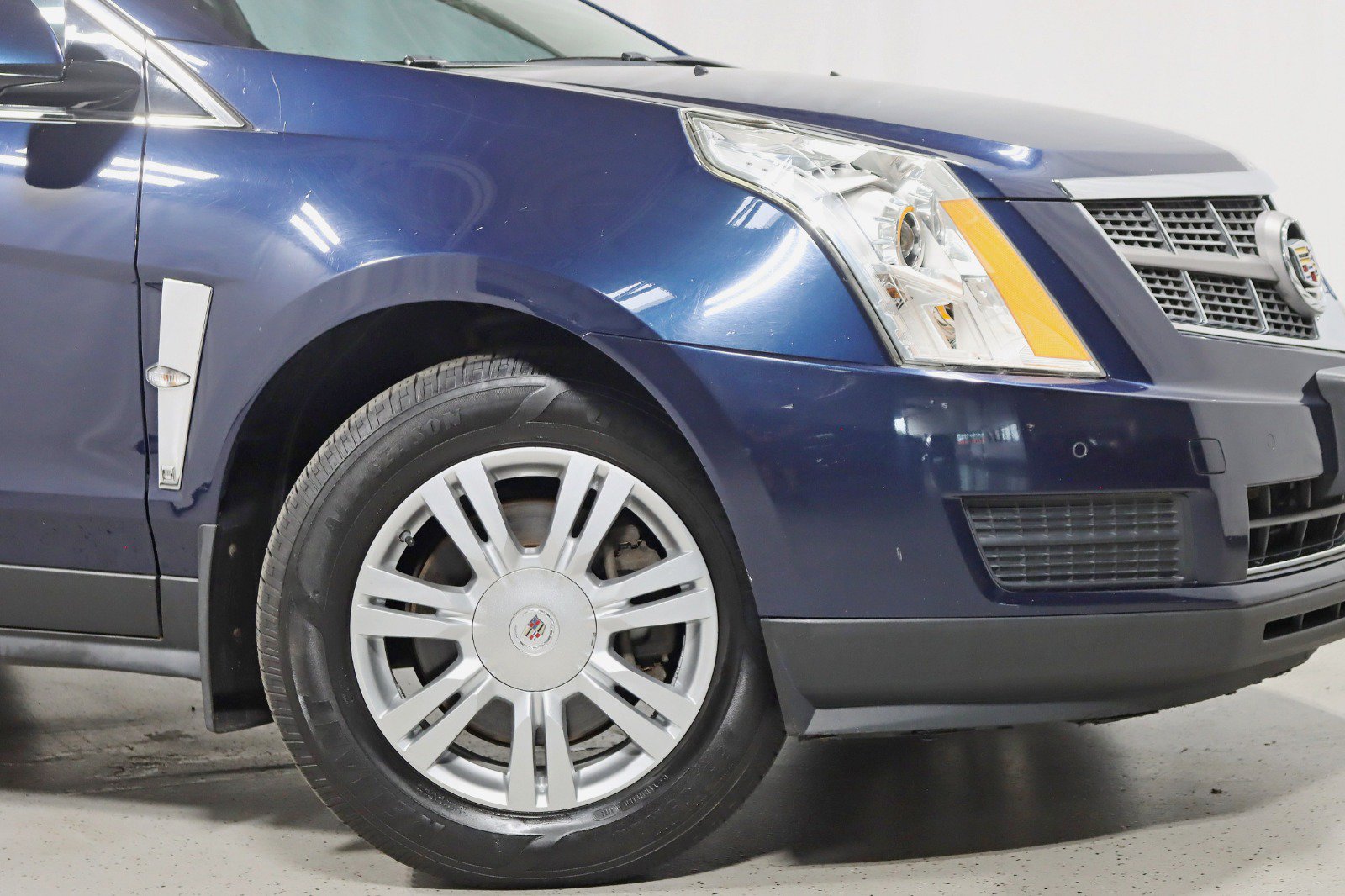 Used 2010 Cadillac SRX Luxury AWD/4WD image 5