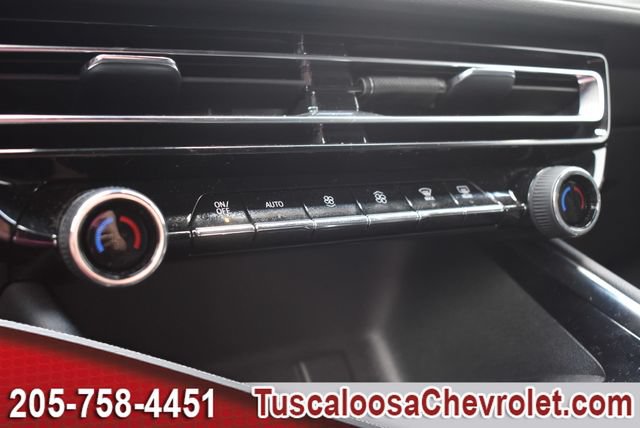 Used 2025 Chevrolet Traverse LT w/ LPO, Floor Liner Package FWD image 39
