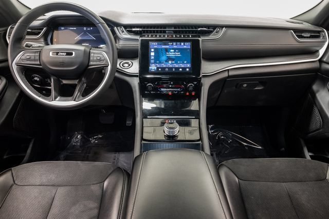 Used 2024 Jeep Grand Cherokee Altitude AWD/4WD image 29