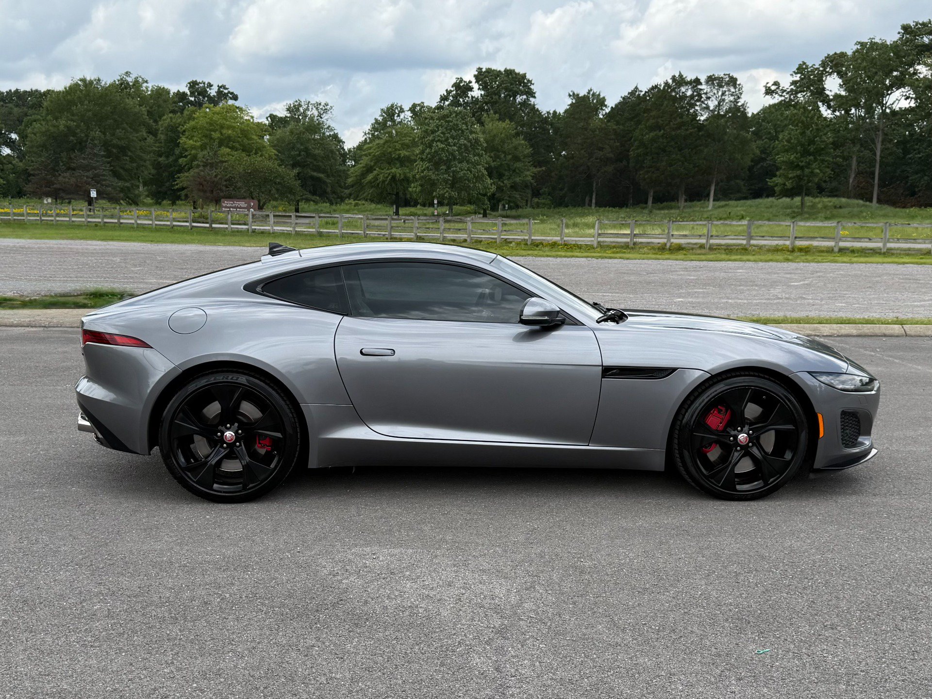 Used 2023 Jaguar F-TYPE Coupe RWD image 7