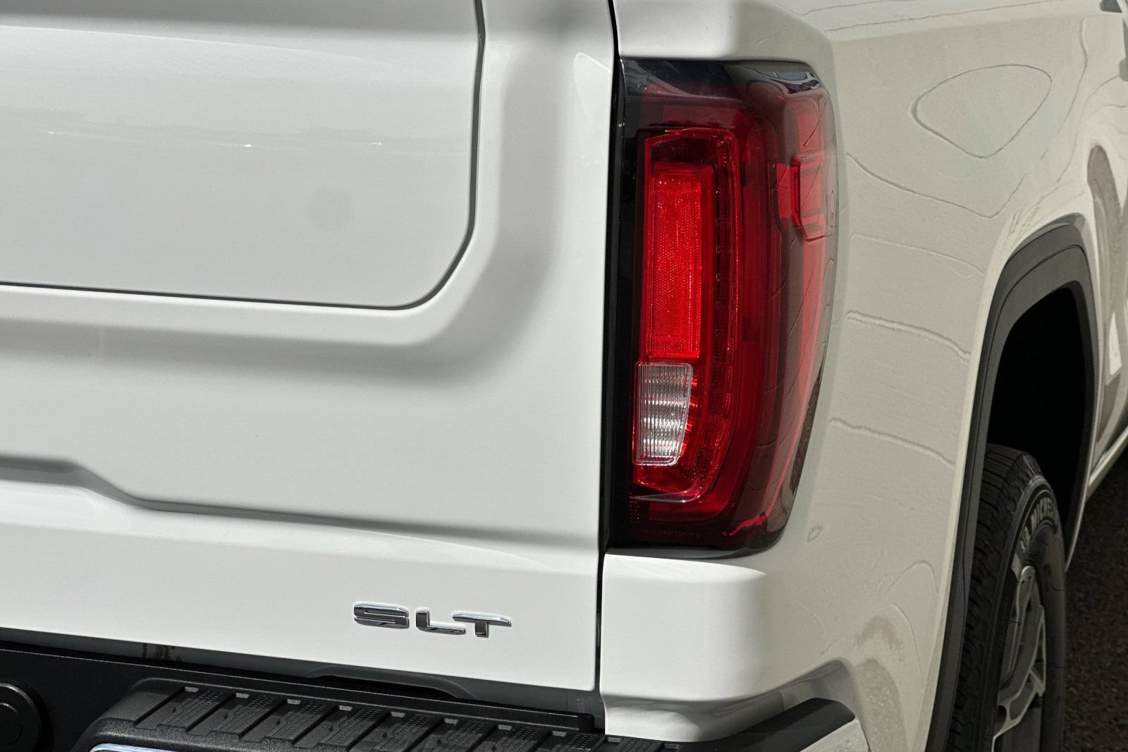 Certified 2026 GMC Sierra 1500 SLT RWD image 37