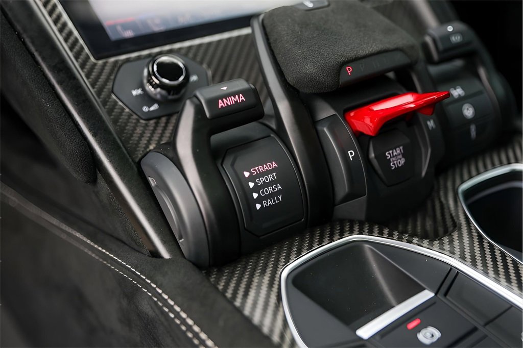 Used 2024 Lamborghini Urus Performante image 22