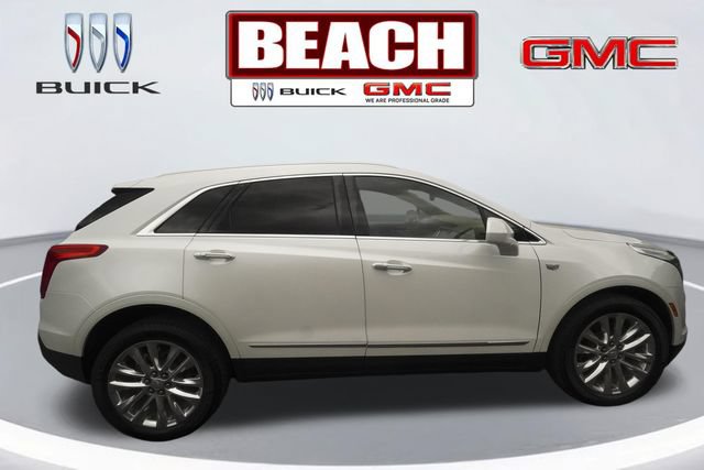 Used 2017 Cadillac XT5 Platinum AWD/4WD image 2