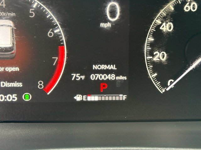Used 2023 Honda Pilot Touring image 4