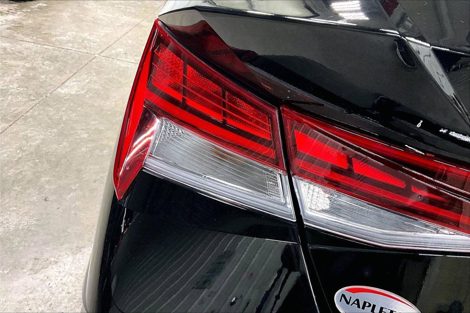 Used 2025 Hyundai Elantra Limited image 30