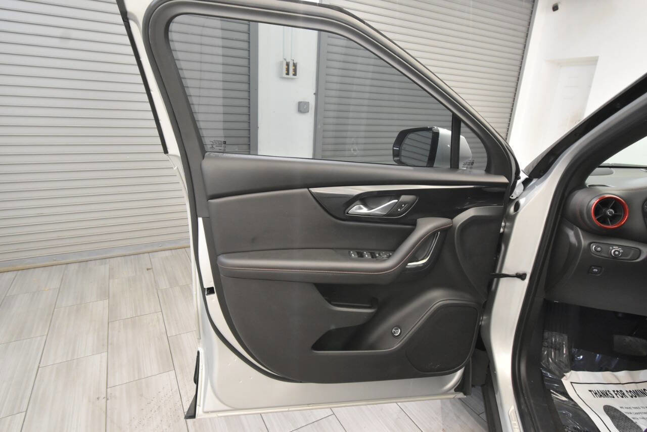 Used 2022 Chevrolet Blazer RS w/ Driver Confidence II Package AWD/4WD image 16