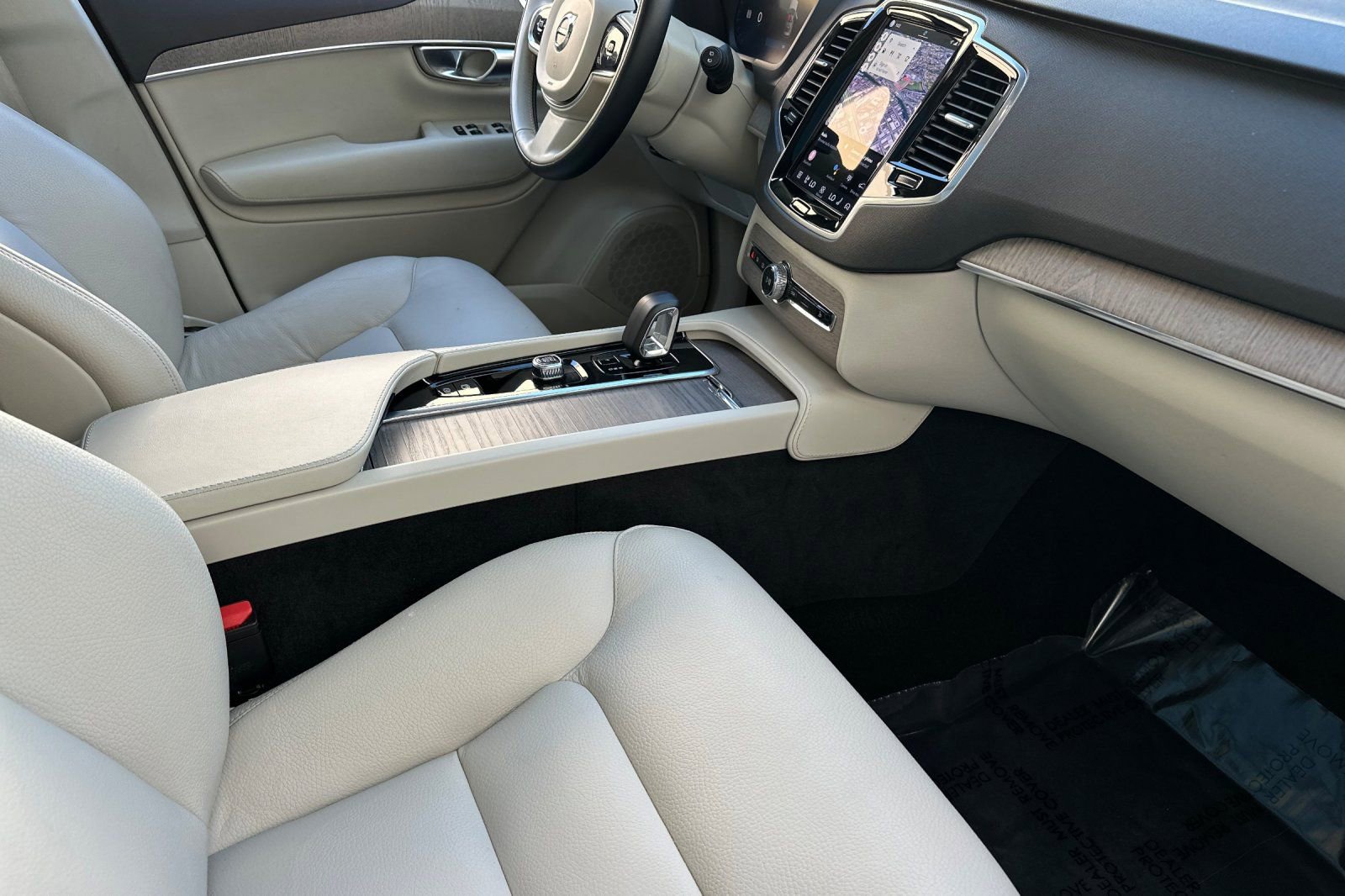 Certified 2024 Volvo XC90 B6 Plus image 20