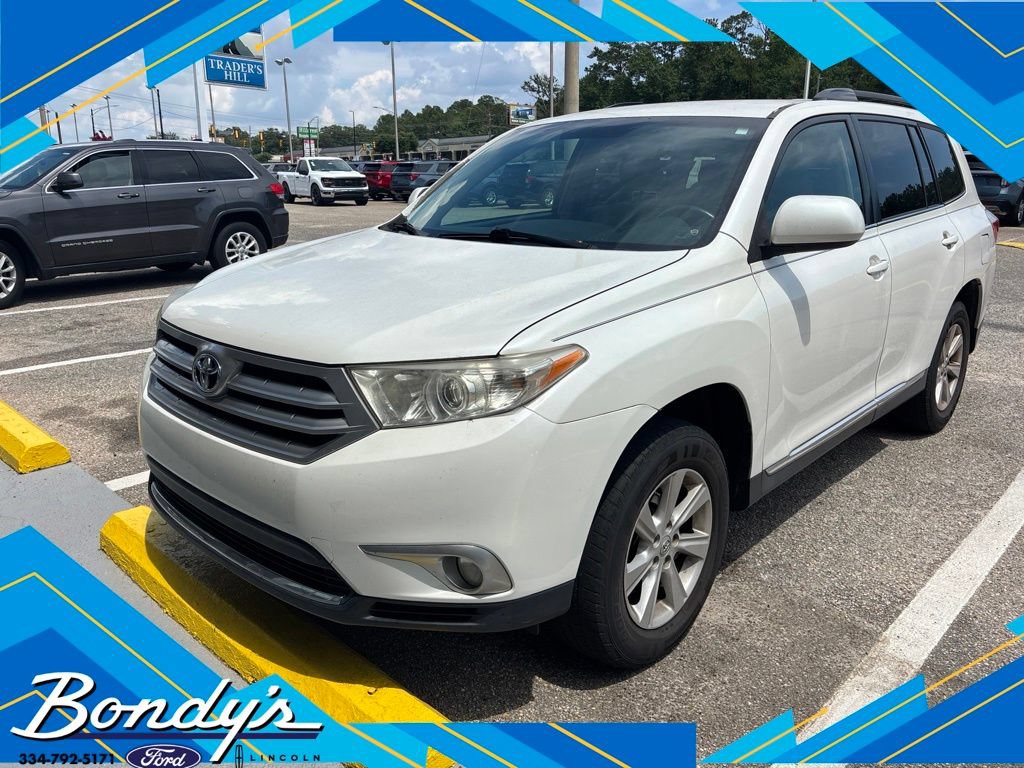 Used 2013 Toyota Highlander Plus FWD image 1