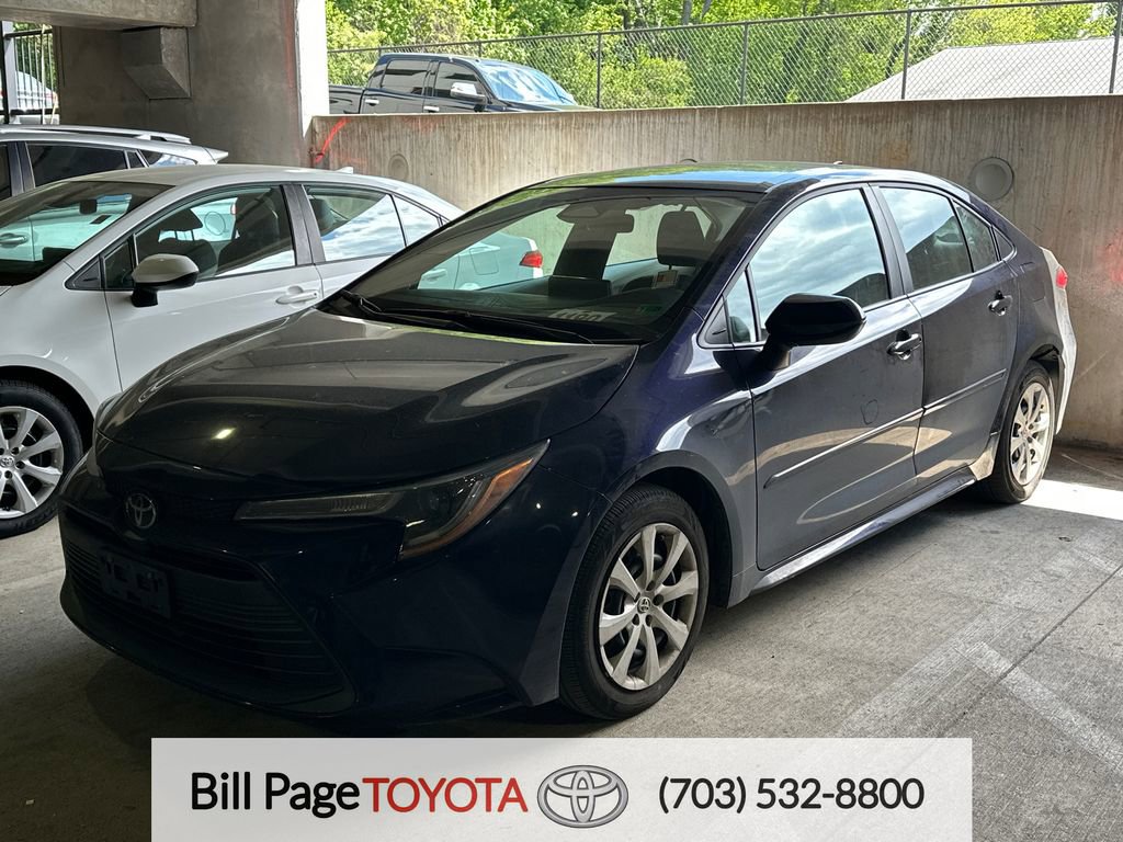 Used 2025 Toyota Corolla LE image 1