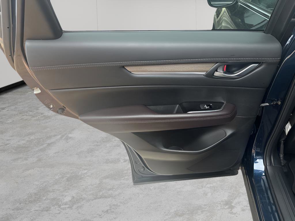 Used 2019 MAZDA CX-5 Signature image 17